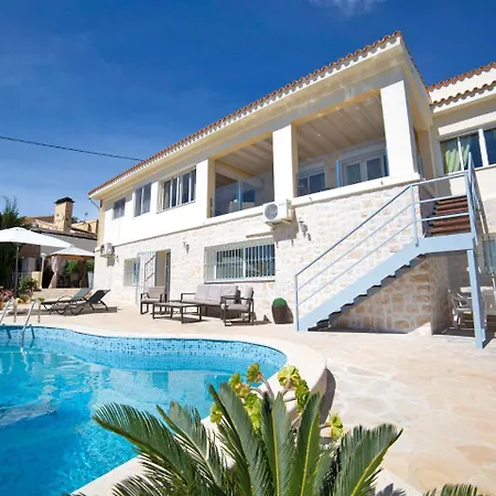 Dreamvilla.2 * Calp